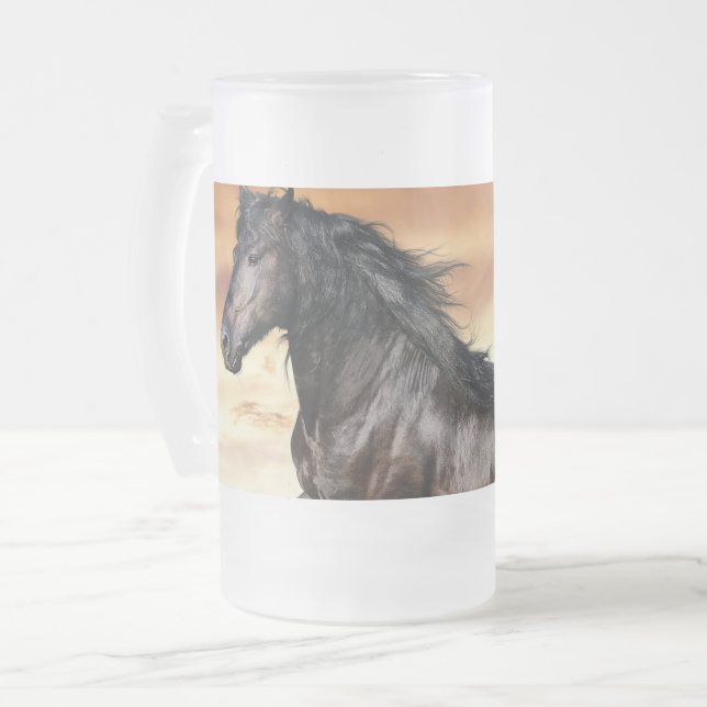 Vacker Black Horse Frostat Ölglas (Framsida vänster)