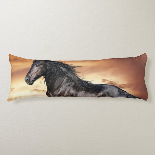 Vacker Black Horse Kroppskudde (Framsidan)