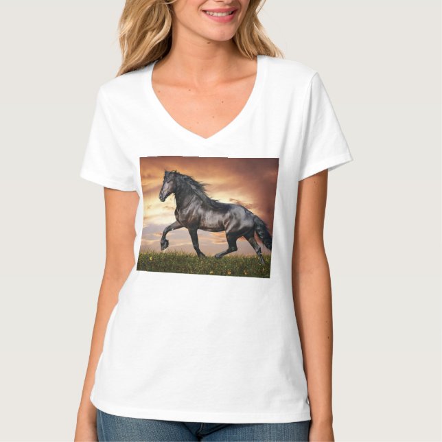 Vacker Black Horse T Shirt (Framsida)