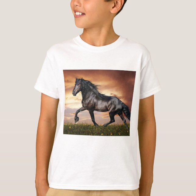 Vacker Black Horse T Shirt (Framsida)