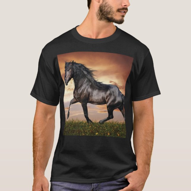 Vacker Black Horse T Shirt (Framsida)