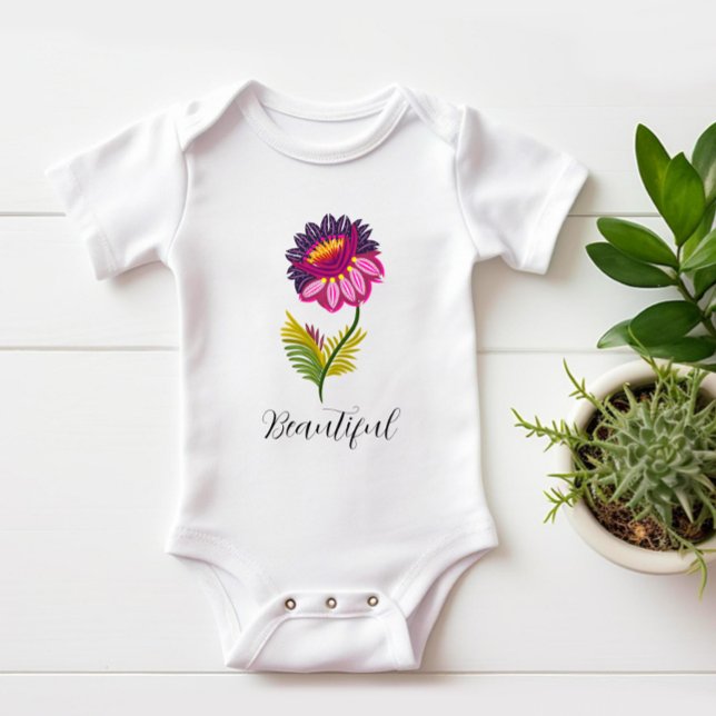 Vacker blomma t shirt (Skapare uppladdad)