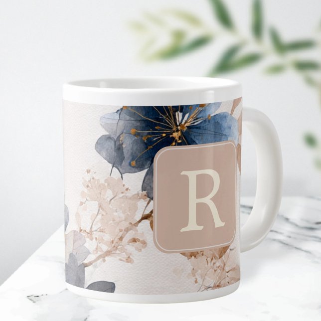 Vacker blommönstrad monogrammall - Personlig Jumbo Mugg (Pretty Flower Monogram Template Personalized Giant Coffee Mug by Ricaso 20oz giant mug monogrammed)