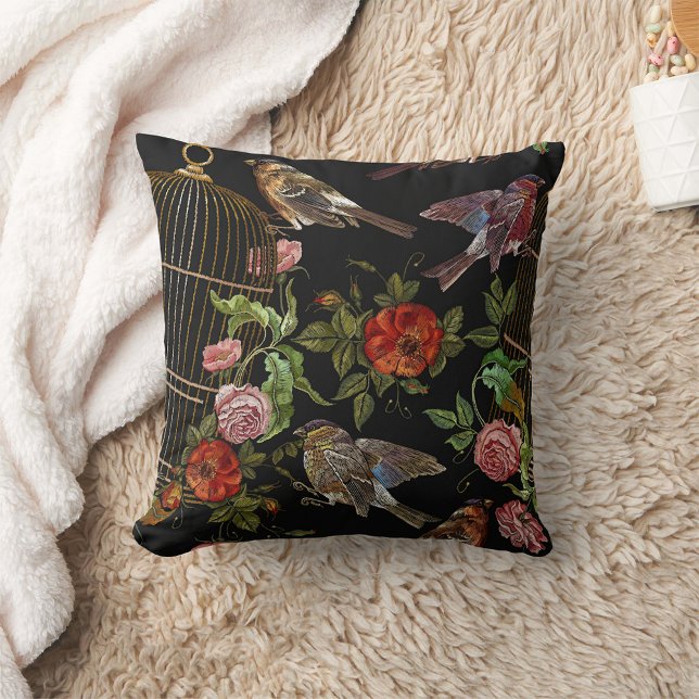 Vacker blomsterdekoration iögonfallande   kudde (Skapare uppladdad)