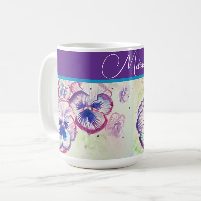 Vacker blomstergul pastellfärg pensé lila akvarell kaffemugg (Framsida vänster)