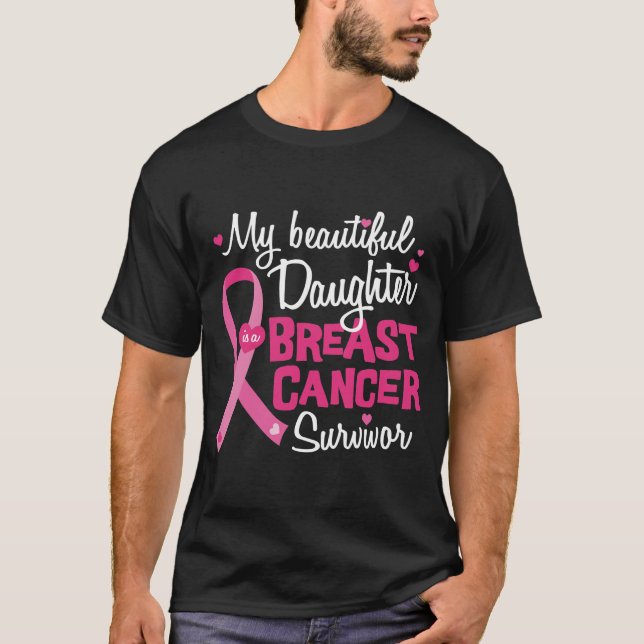 Vacker dotter Bröstcancer överlevande Mamma Pappa T Shirt (Framsida)