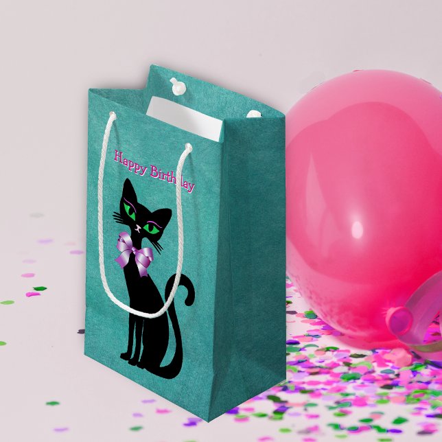 Vacker Elegant Svart Födelsedag Katt Gröna Ögon Sl (Pretty cat green eyes wearing pink bow on teal happy birthday gift bags.)