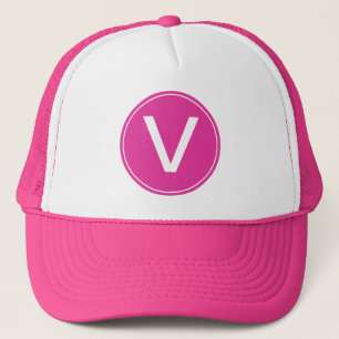 vacker, flickig vit och varmröd monogram initial truckerkeps