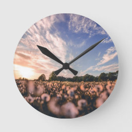 vacker himlar över slätten rund klocka