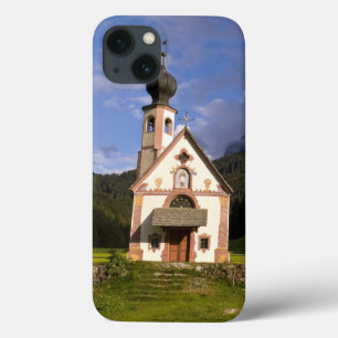 Vacker isolerad enslig kyrka kallad Rainui