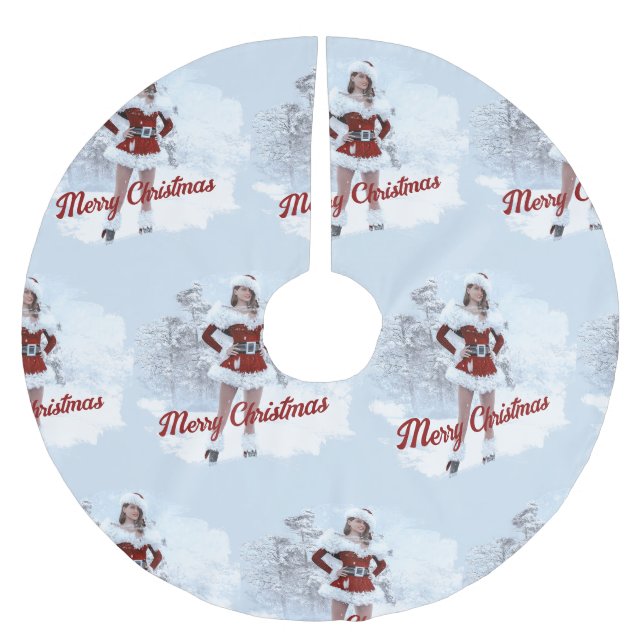 Vacker julkvinna över Vinter Snö Julgransmatta Borstad Polyester (Framsidan)