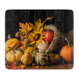 Vacker kornucopia fylld med höstgurkor