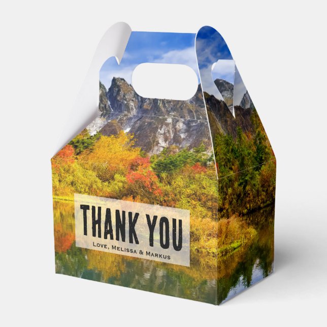 Vacker landskapsbild skog och berg presentaskar (Framsidan Sidan)