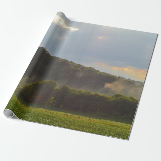 Vacker landskapsvy av berg och skog presentpapper (Utrullad)