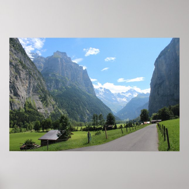 Vacker Lauterbrunnen Valley, Schweiz Poster (Framsidan)