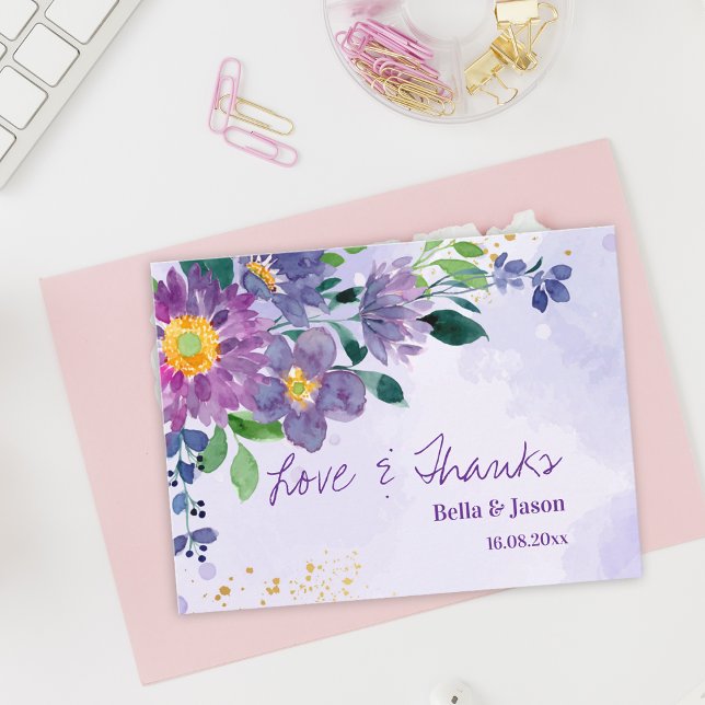 Vacker Lila Blå Blommig Bröllopstackkort Vykort (Pretty Purple Blue Floral Wedding Thank You Postcard)