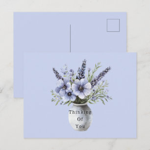 Vacker lila violetta blommor vas vykort