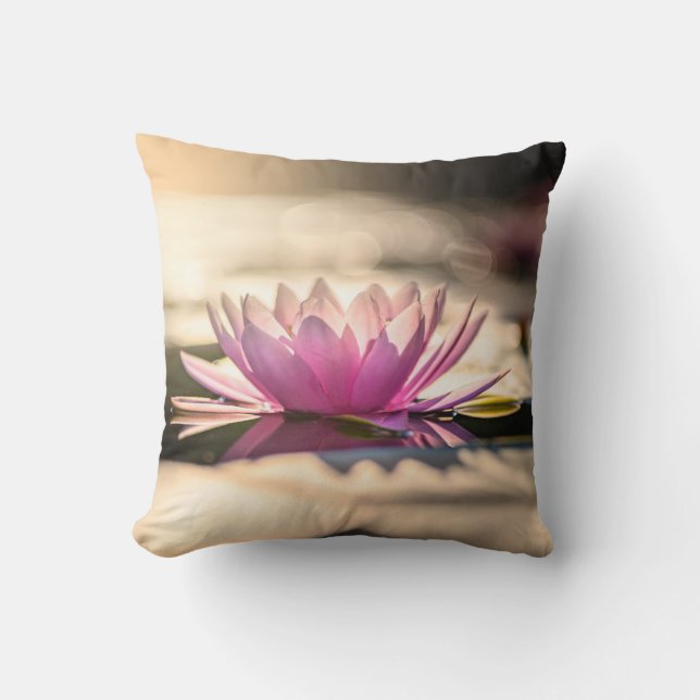 Vacker Lotus,Sjö,Landskap Kudde (Framsida)