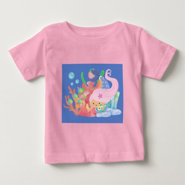 Vacker mermaid med ROSA HÅR som leker och kramar e T Shirt (Framsida)
