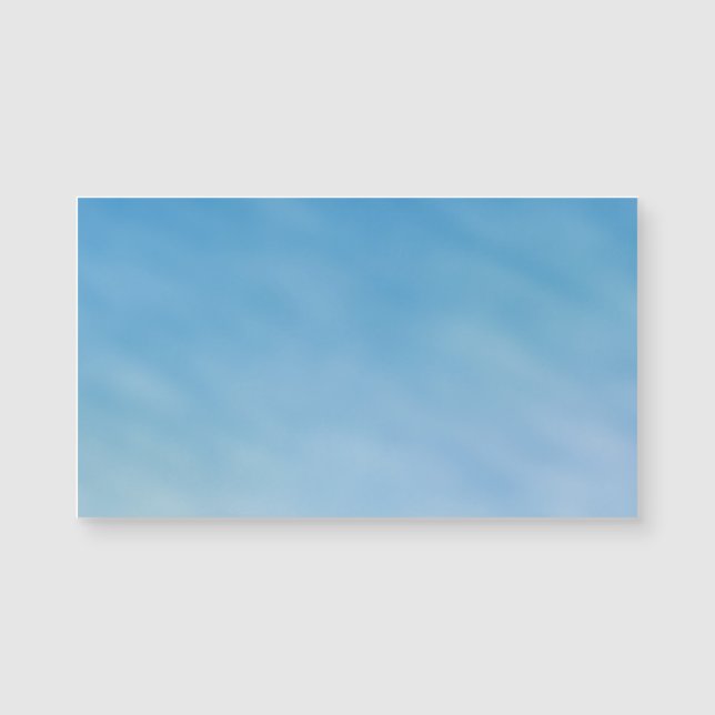 Vacker mjuk blå himmel med drömlika moln (Framsida)