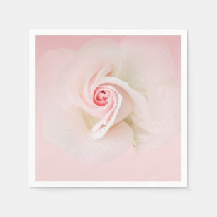 Vacker mjuk rosa våt ros elegant bröllopsdusch pappersservett