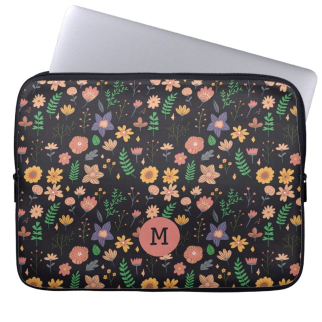 Vacker modernt mörkt blommigt mönster monogram laptop fodral (Framsidan)