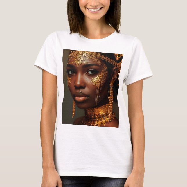 Vacker Nubisk Gudinna i Guld T Shirt (Framsida)