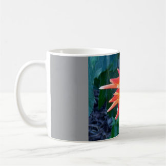 Vacker röd blomma designad kopp