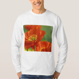 Vacker röd vallmo t shirt