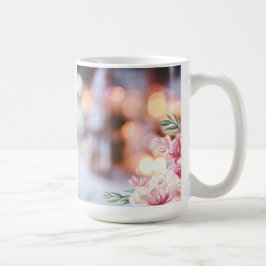 Vacker rosa blomkrukig kaffemugg