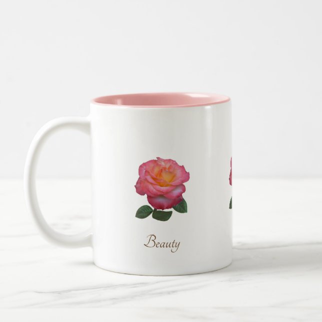 Vacker rosa rosblomma & kalligrafi på vit Två-Tonad mugg (Vänster)