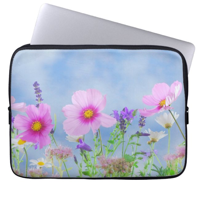 Vacker rosa vild blomsteräng laptop fodral (Framsidan)