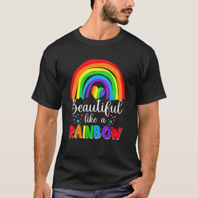 Vacker som en regnbågsljust regnbågshjärtskund t shirt (Framsida)