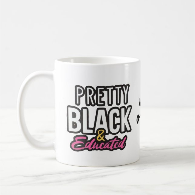 Vacker, svart och utbildad firar kulturarv och sto kaffemugg (Vänster)