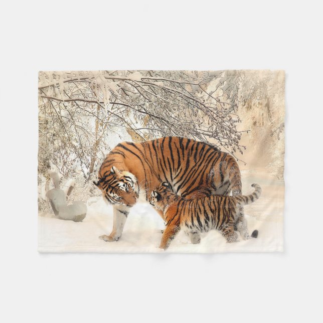 Vacker tiger med unge i snön fleecefilt (Framsidan (Horisontell))