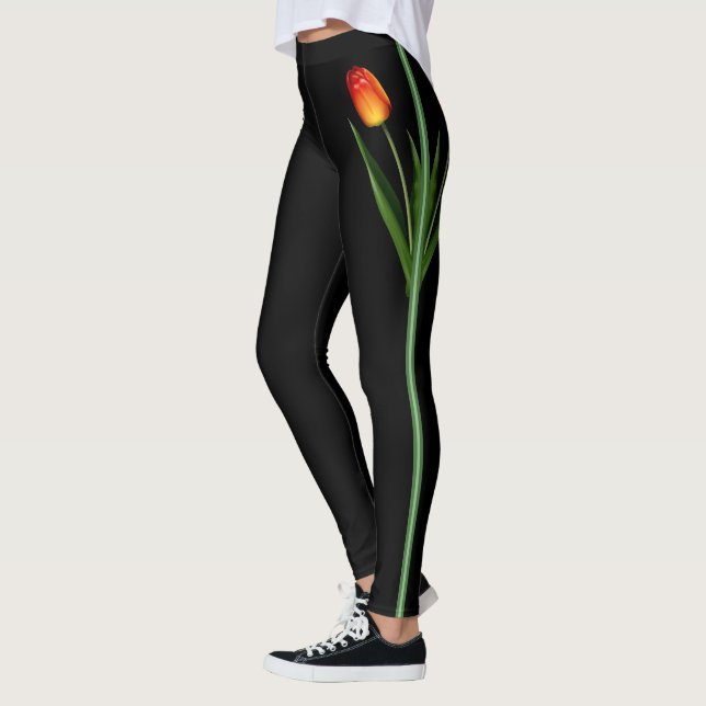Vacker Tulpanblomma på Svart Leggings (Vänster)