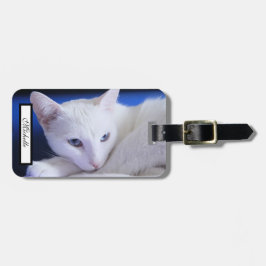 Vacker vit katt/Lägg till ditt husdjurs foto Bagagebricka