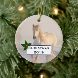 Vacker White Horse Galloping i Snö Julgransprydnad Keramik