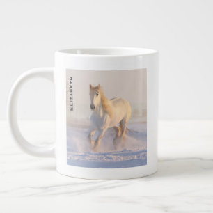 Vacker White Horse Galloping i Snö Jumbo Mugg