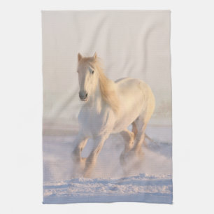 Vacker White Horse Galloping i Snö Kökshandduk