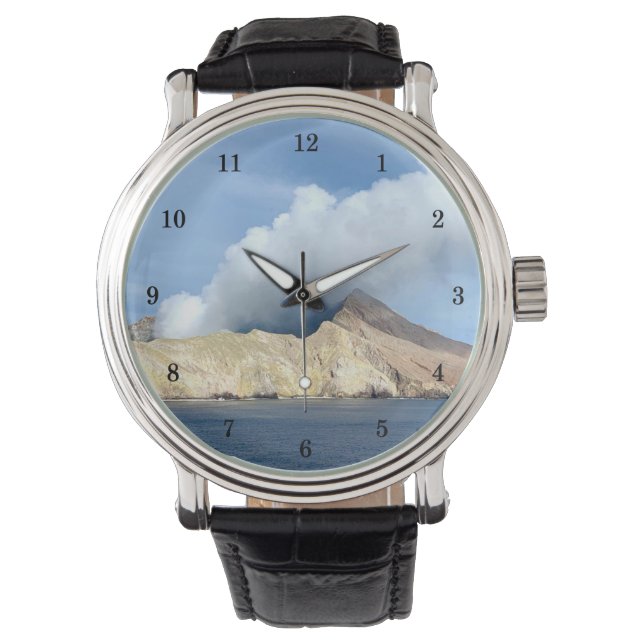 Vackert berg Volcano Över Vatten Wrist Watch Armbandsur (Framsida)