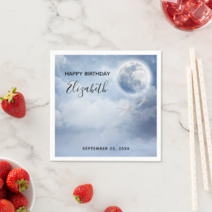 Vackert Blå himmel med flygande Svanar födelsedag Pappersservett