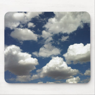 Vackert Blå himmel med Puffy White Clouds Musmatta