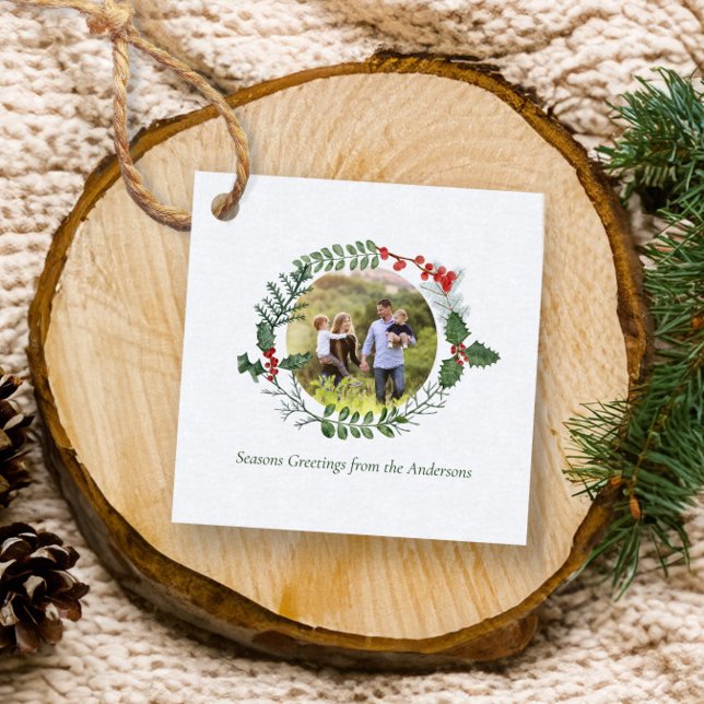 Vackert rött och Grönt Vattenfärgad julkrans anded Gåvor Etiketter (Skapare uppladdad)