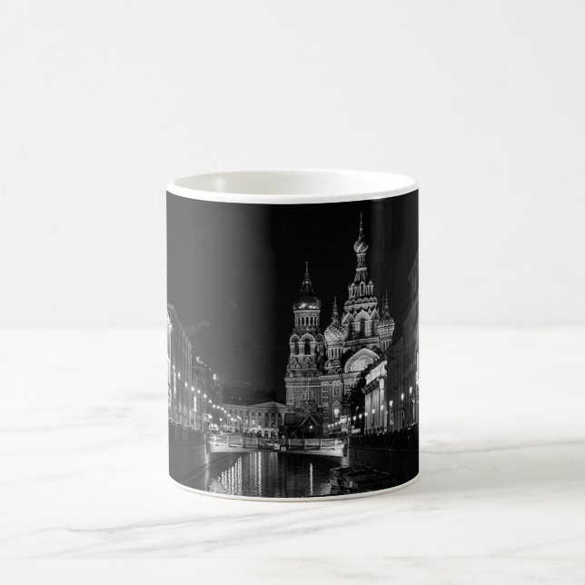 Vackert Sankt Petersburg, Ryssland, Svarta och vit Kaffemugg (Center)