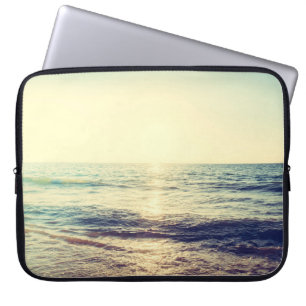 Vackert Sunset med hav och strand - Vintage och Laptop Fodral