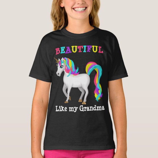 Vacklikt min mormor Magic Unicorn T Shirt (Framsida)