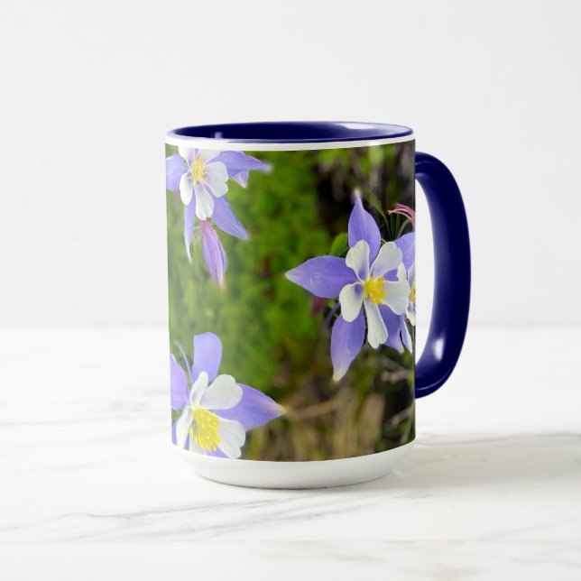 Vackra Akelejeblomor i blått, gult, violett Mugg (Framsida höger)