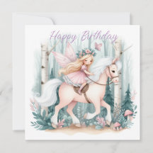 Vackra älvsflicka som rider i en förtrollad skog