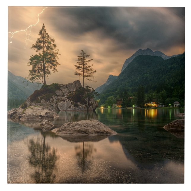 Vackra berget Sjö i kvällsfotot Kakelplatta (Framsidan)